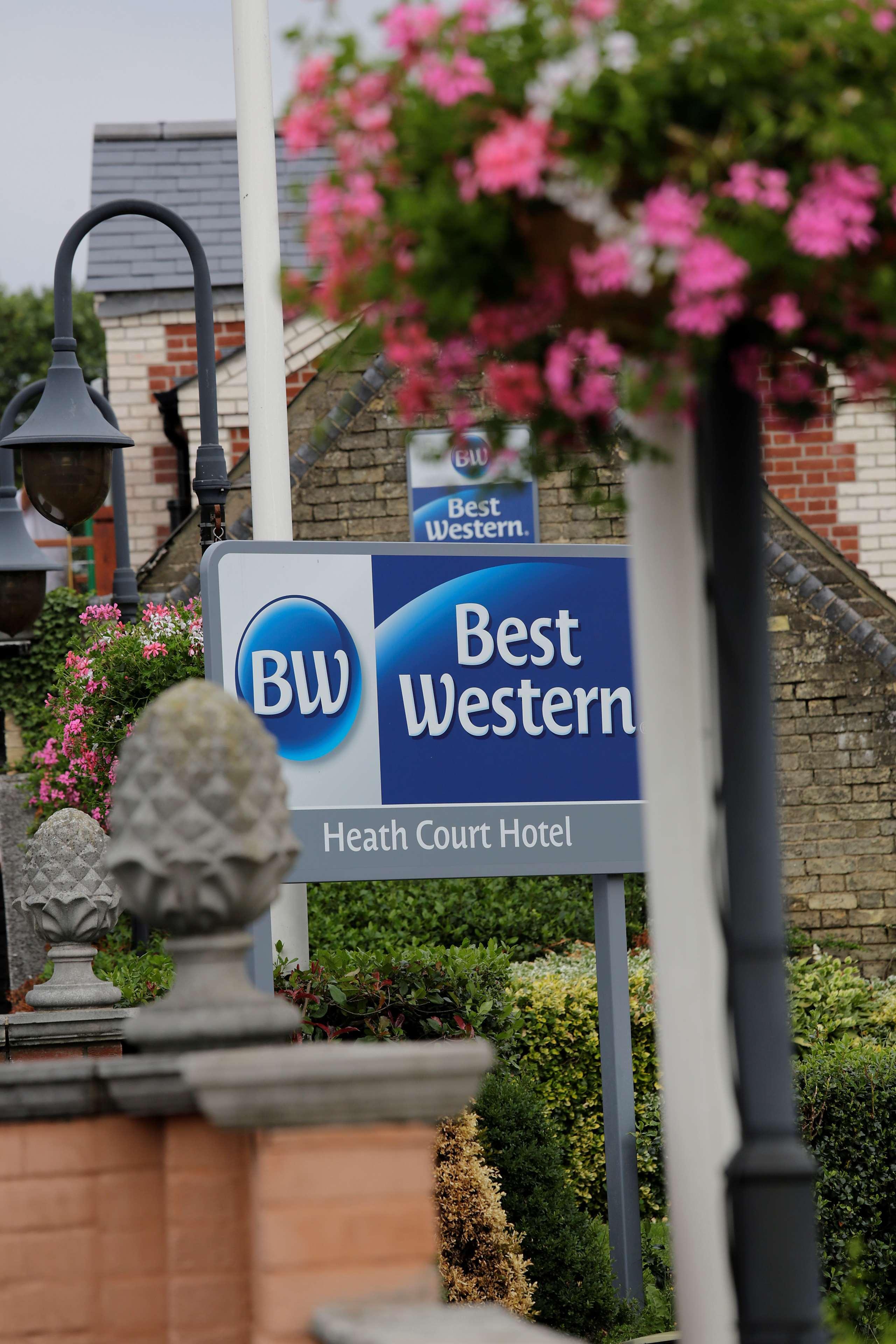 Best Western Heath Court Hotel Ньюмаркет Экстерьер фото